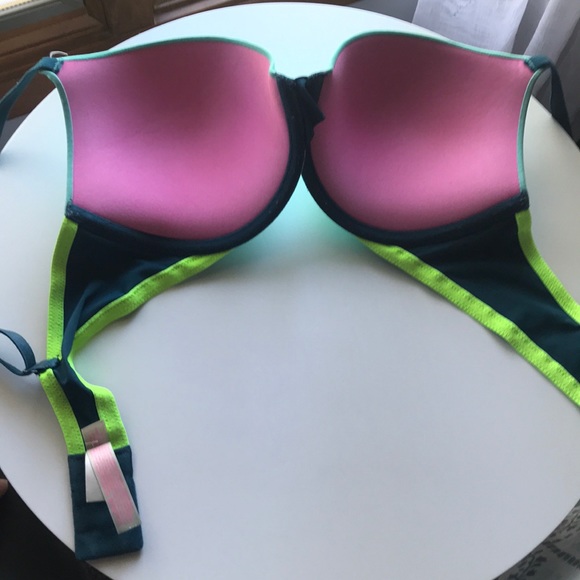 Victoria Secret Push-Up Bra - Picture 2 of 3